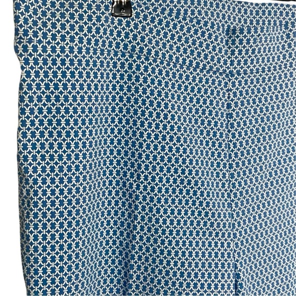 Blue & White Print Pull-On Capri - Picture 3 of 6